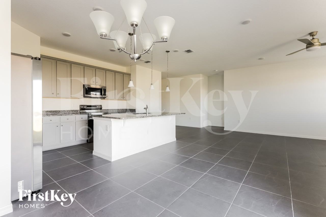 514 Crown Rose Dr - Photo 4 of 16