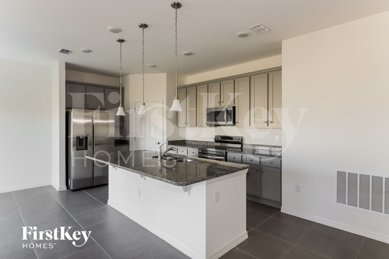 514 Crown Rose Dr - Photo 7 of 16