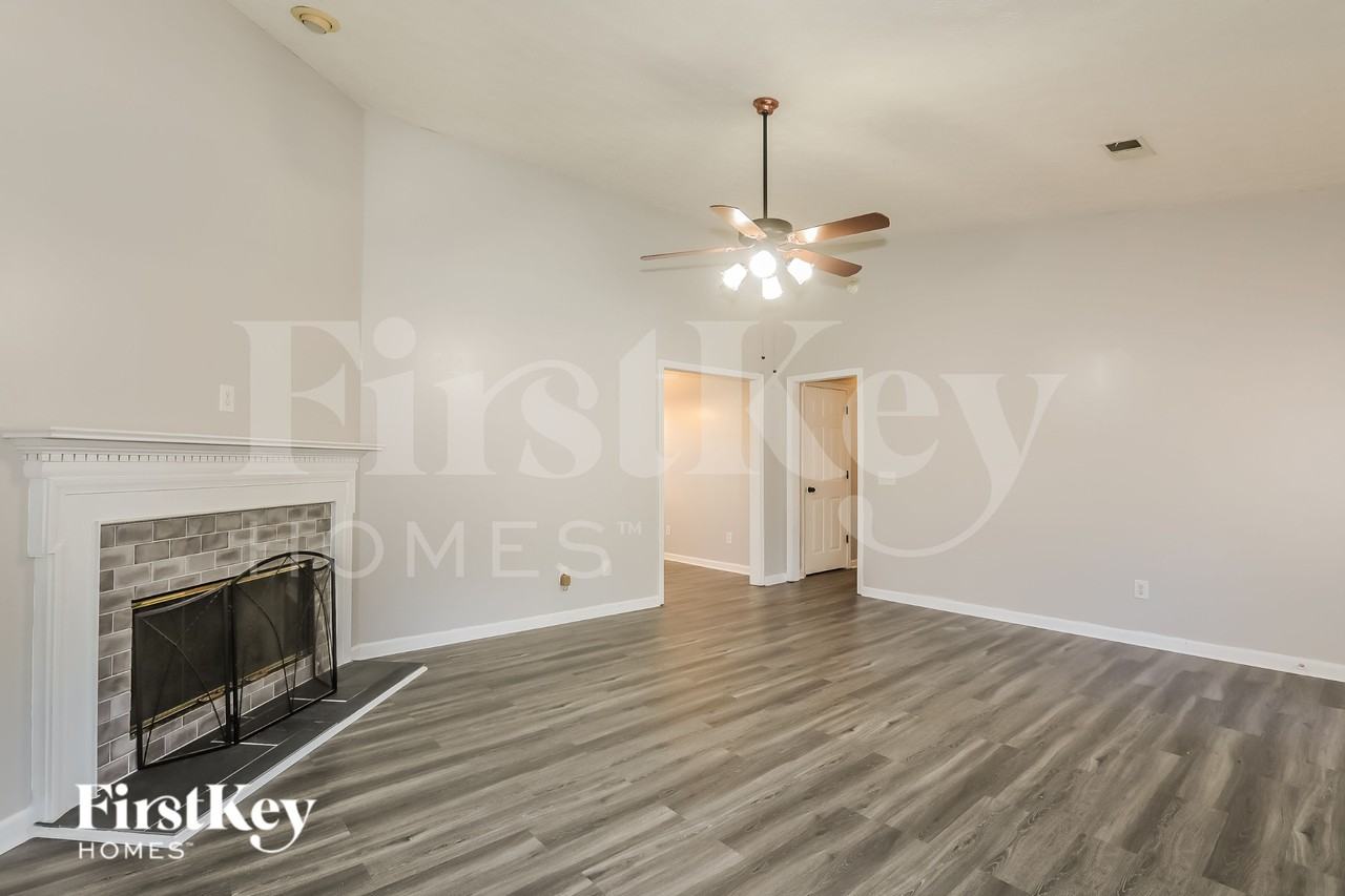 723 Ridgetop Rd - Photo 3 of 15