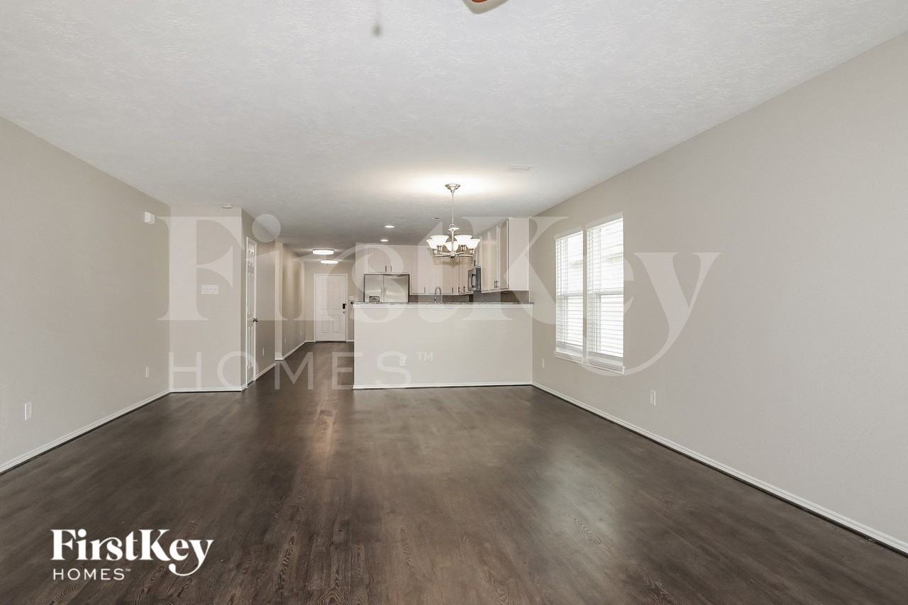 15406 Boulder Hollow Ln - Photo 5 of 15