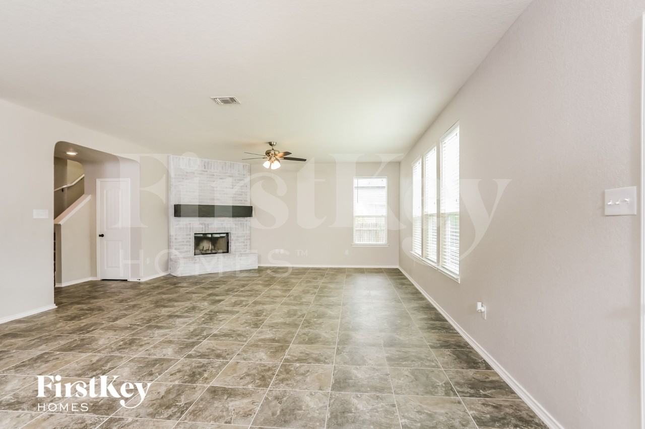 15302 Cascade Pt - Photo 2 of 15