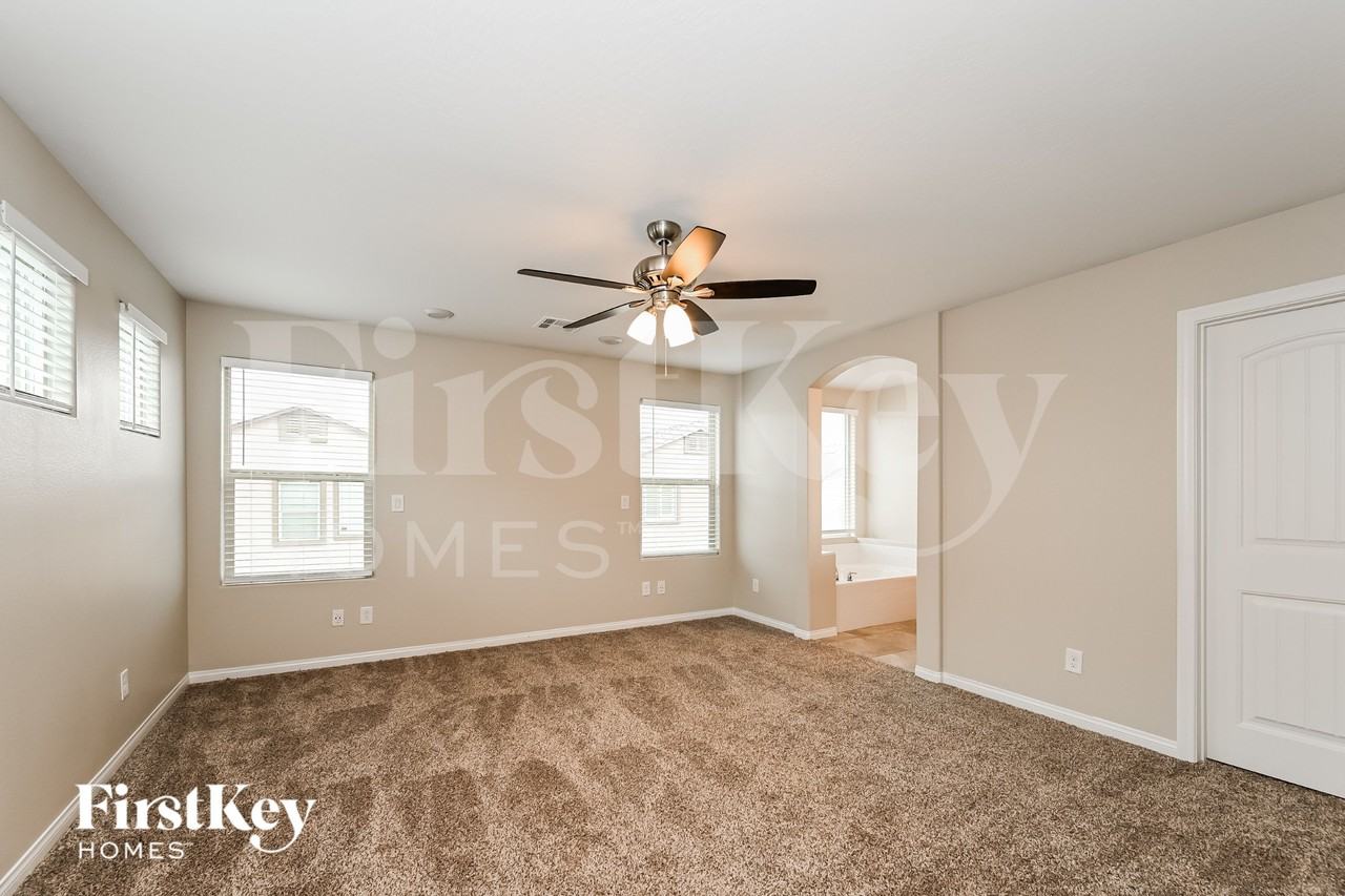 9228 S Park St - Photo 7 of 15