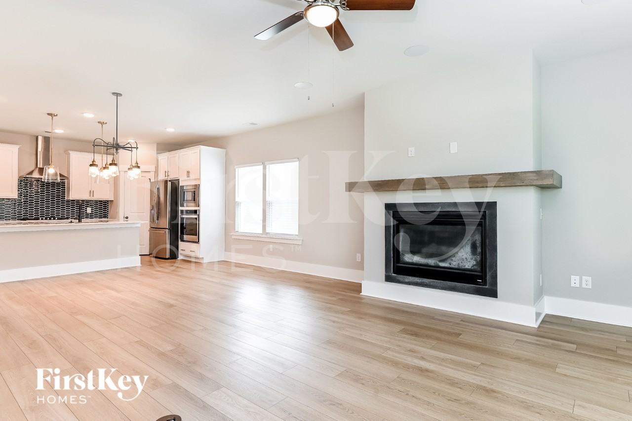 229 Lucca Dr - Photo 4 of 15