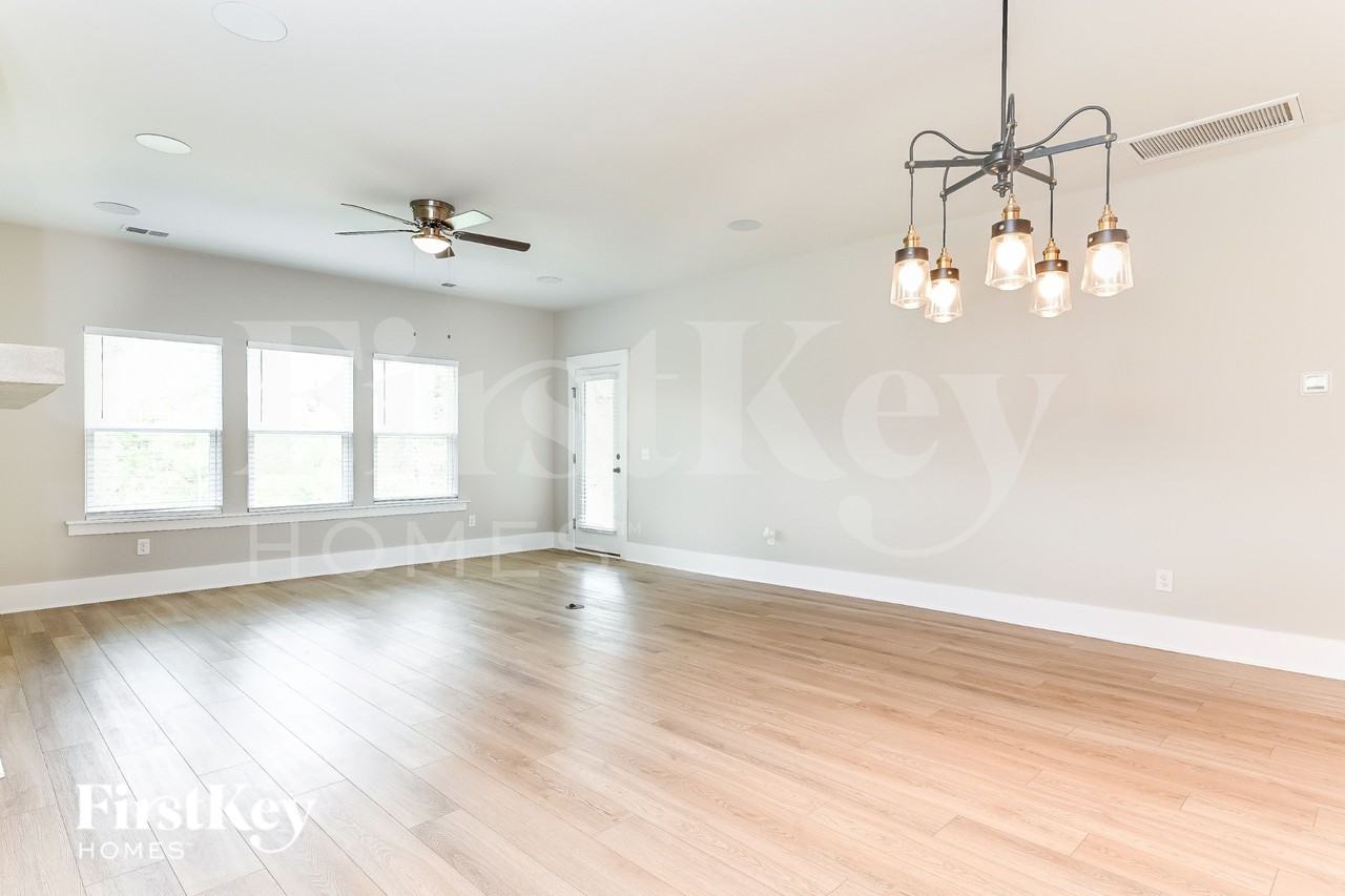 229 Lucca Dr - Photo 5 of 15