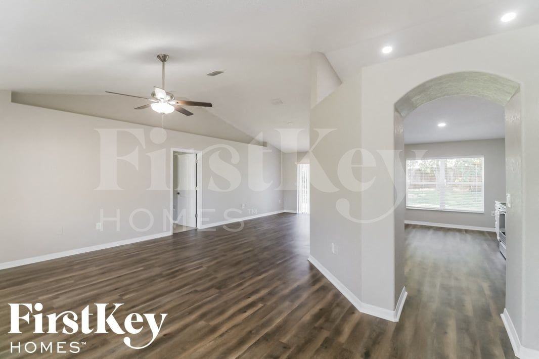 11040 Red Coach St - Photo 3 of 18