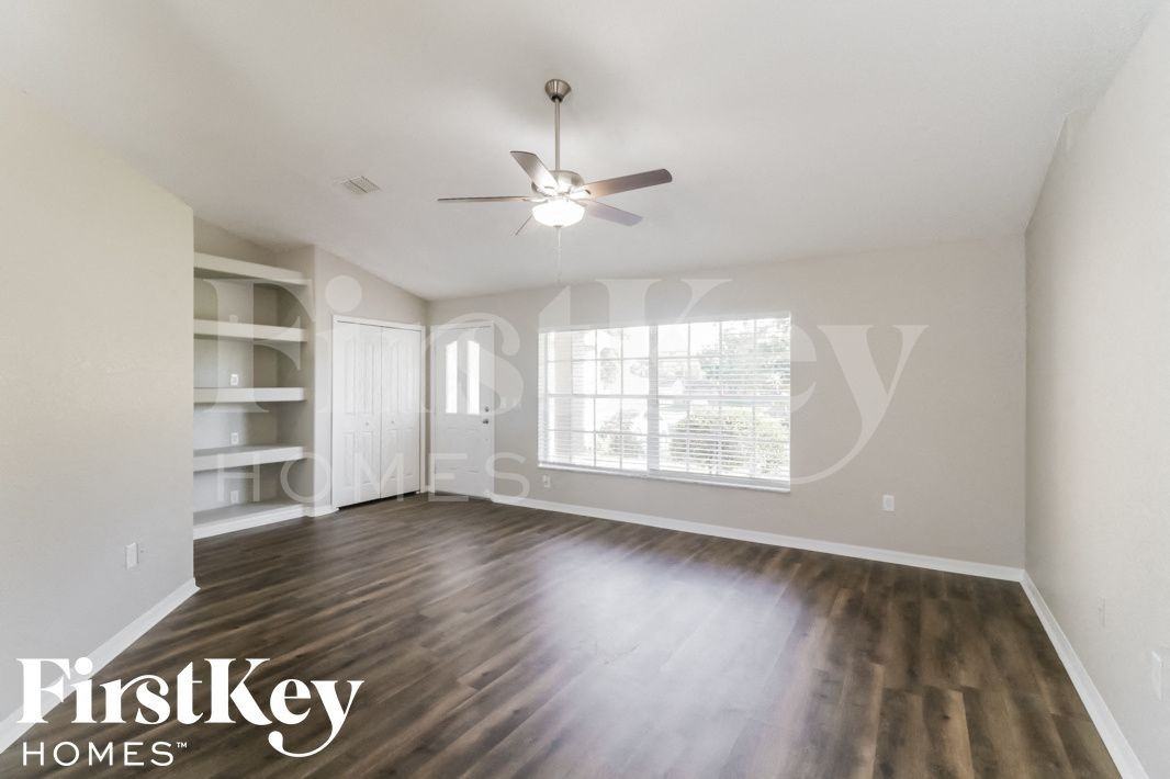 11040 Red Coach St - Photo 5 of 18