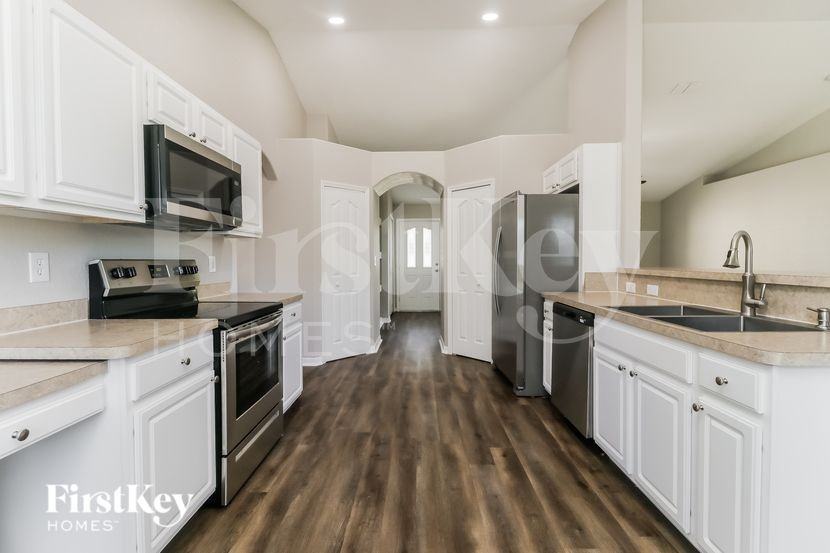 11040 Red Coach St - Photo 7 of 18