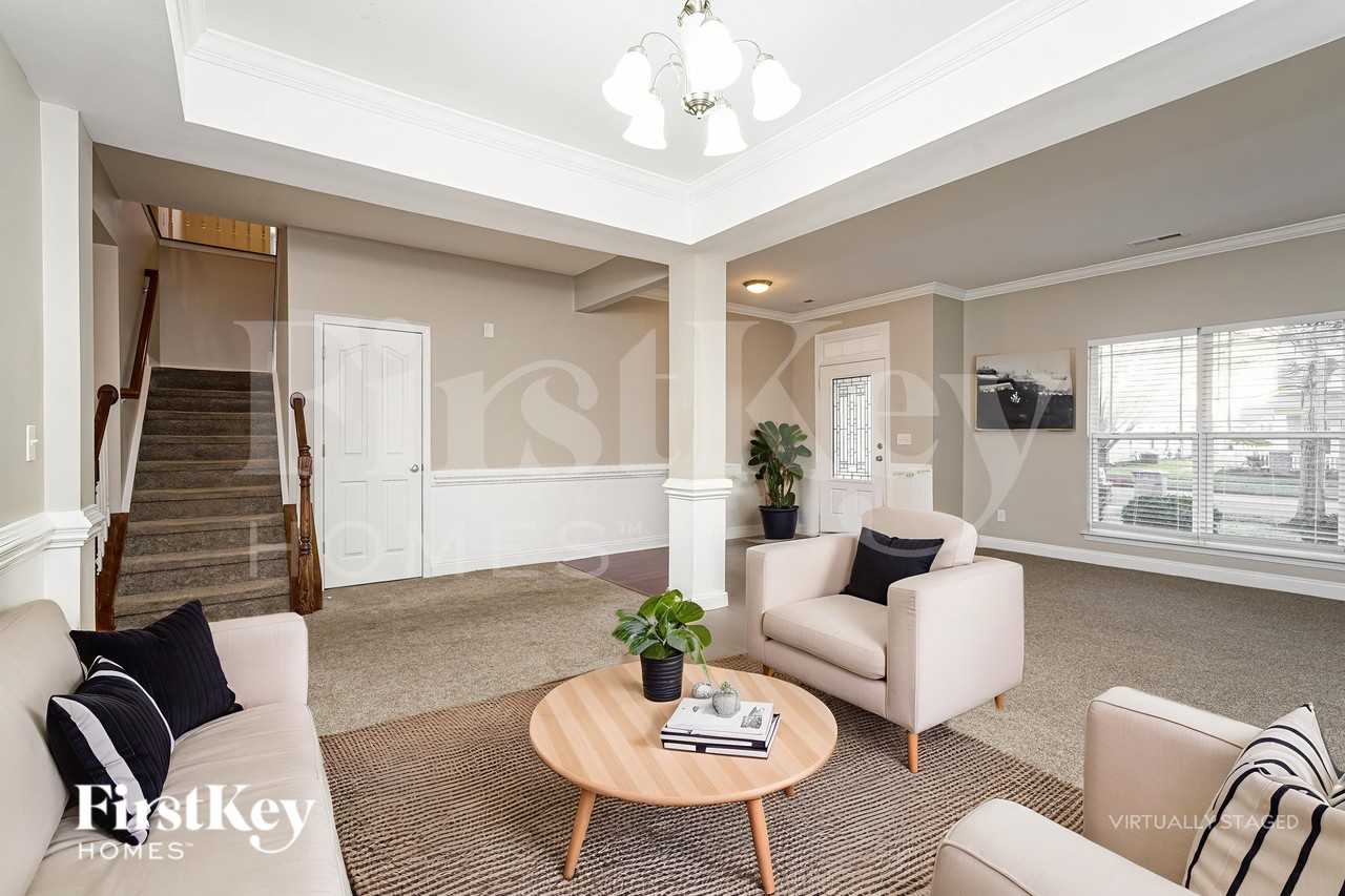 137 Rosewalk Ln - Photo 3 of 19