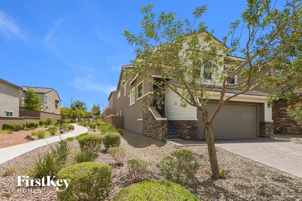 868 N Water St - Photo 2 of 15