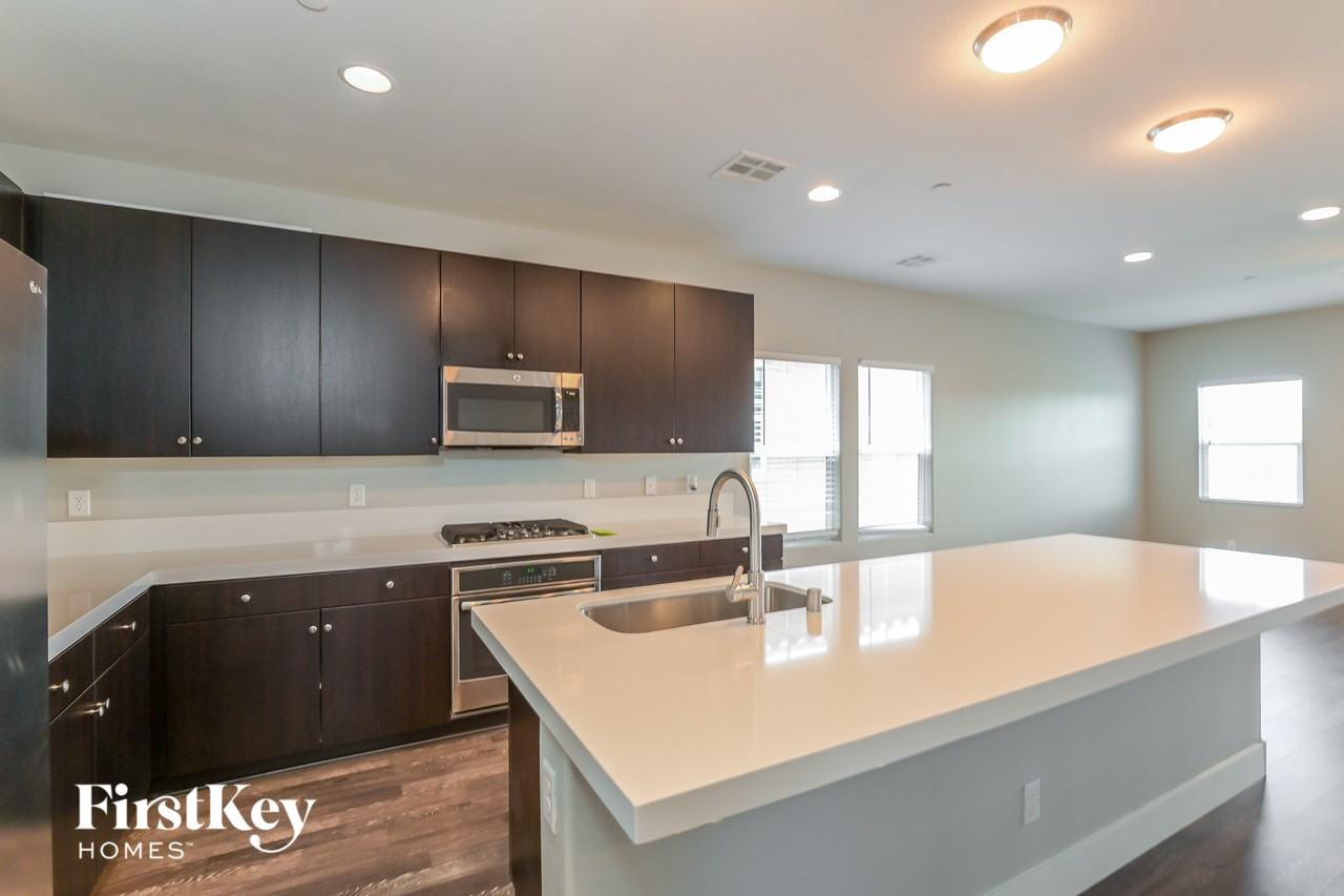 868 N Water St - Photo 7 of 15