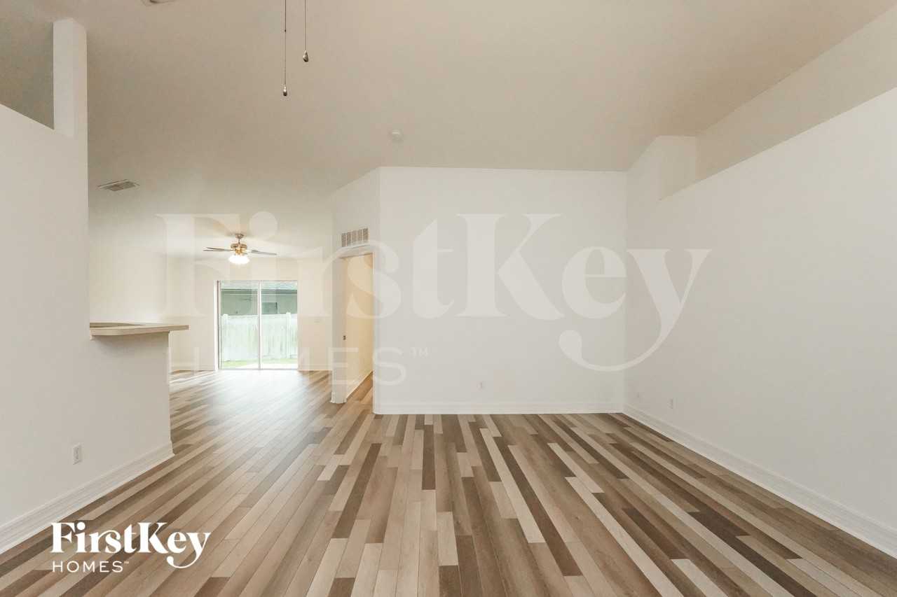 1019 Susan Dr - Photo 2 of 15