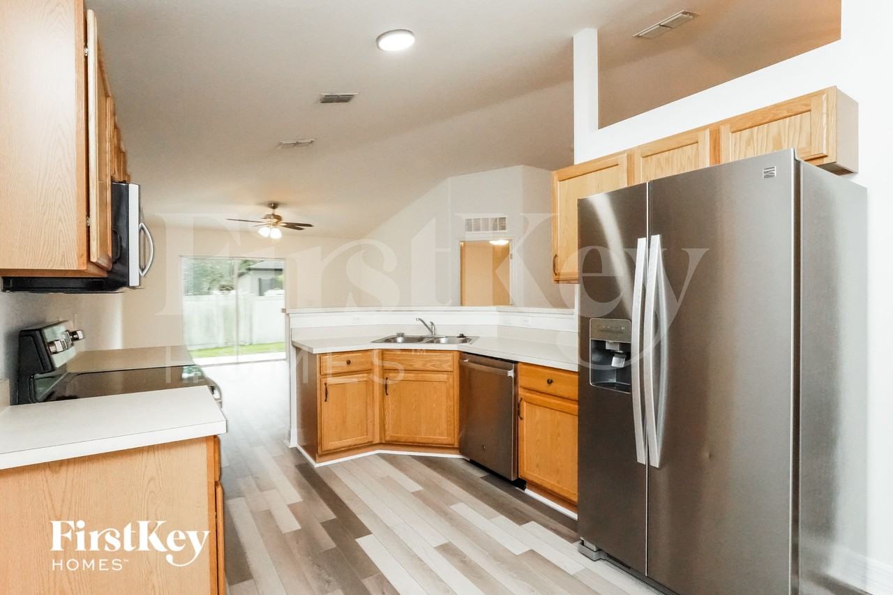 1019 Susan Dr - Photo 4 of 15