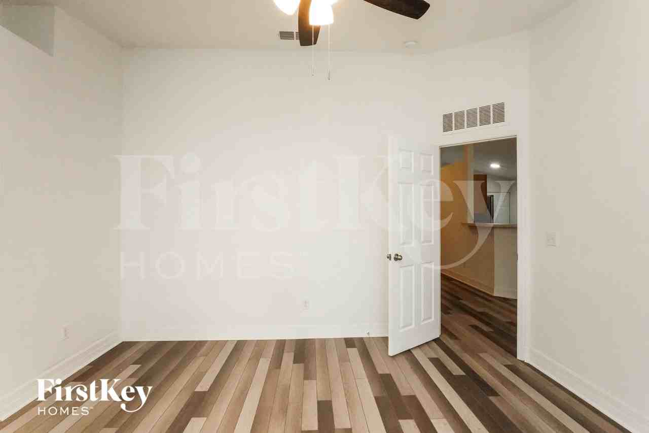 1019 Susan Dr - Photo 5 of 15