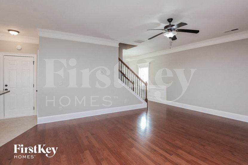 621 Summerstone Ln - Photo 2 of 15