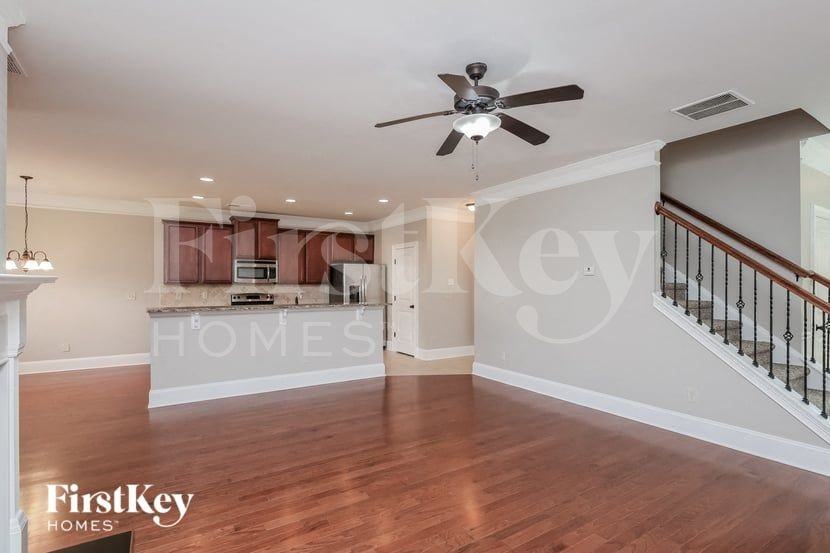 621 Summerstone Ln - Photo 4 of 15