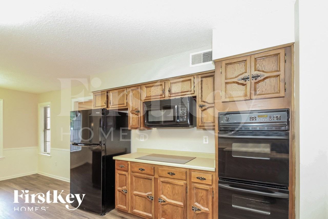 3007 Wood Thrush Dr - Photo 5 of 15