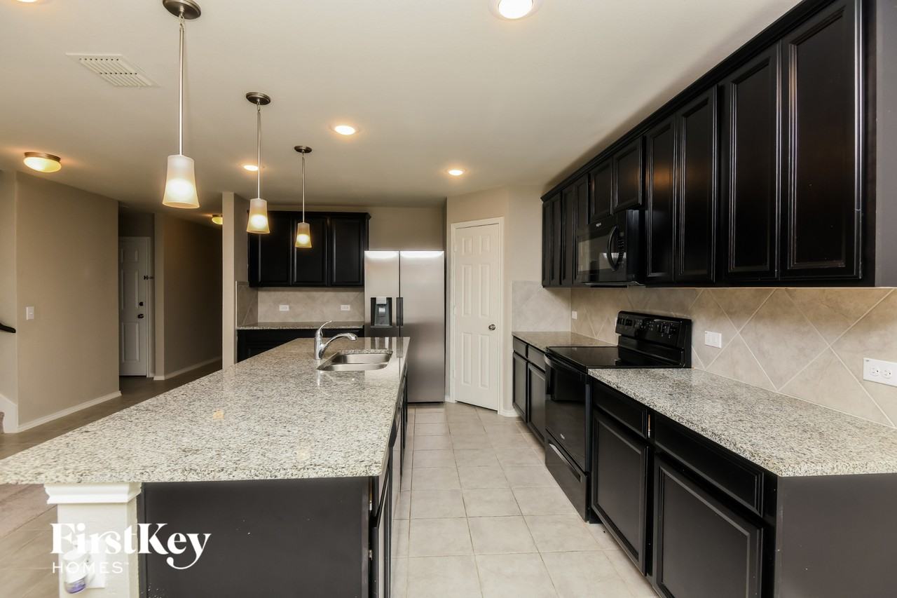 6233 Misty Breeze Dr - Photo 5 of 15