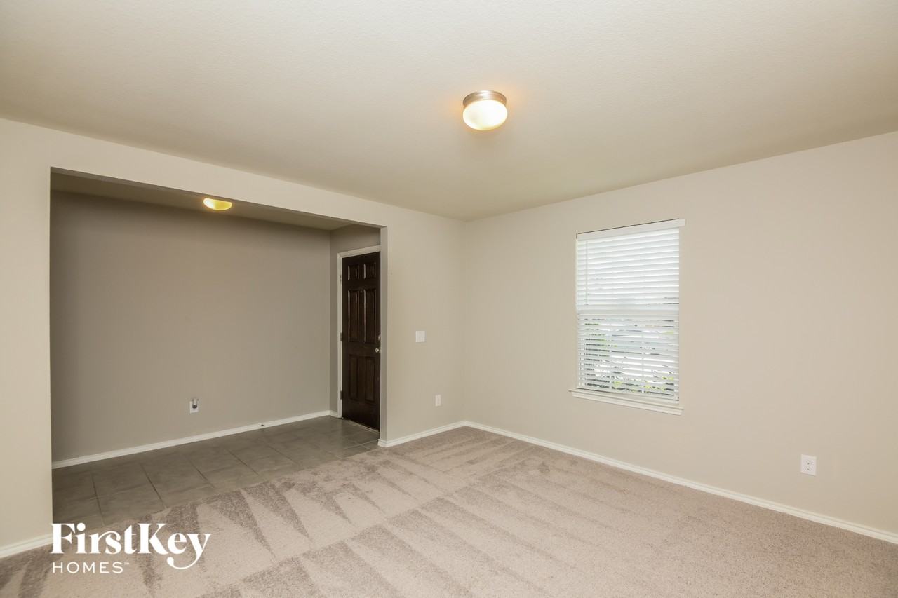 6233 Misty Breeze Dr - Photo 7 of 15