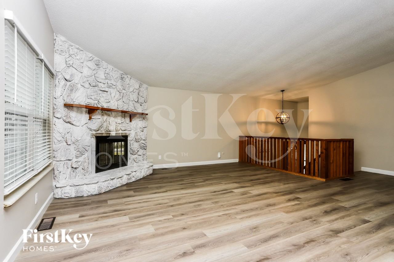 855 Windemere Ave - Photo 3 of 18