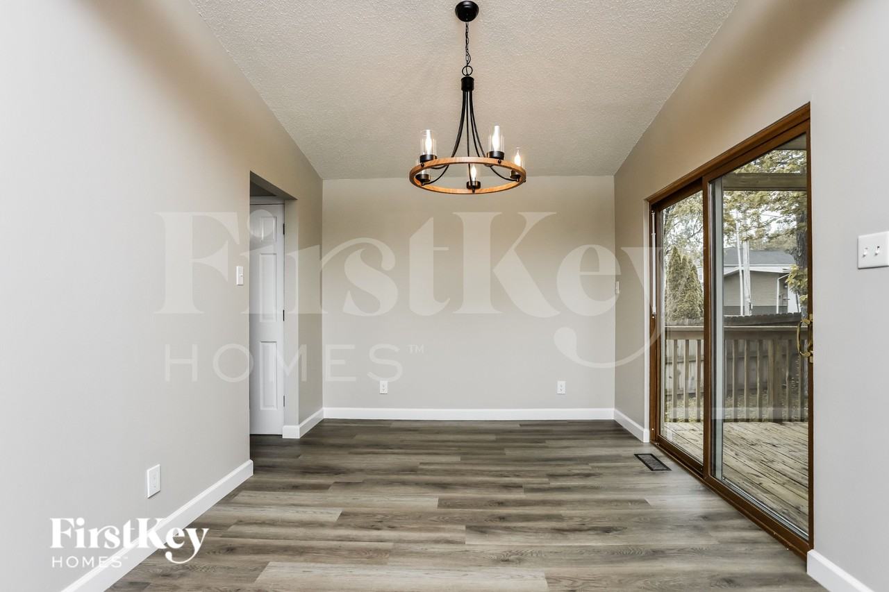 855 Windemere Ave - Photo 5 of 18