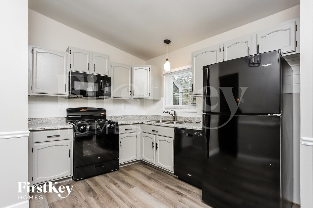 855 Windemere Ave - Photo 7 of 18