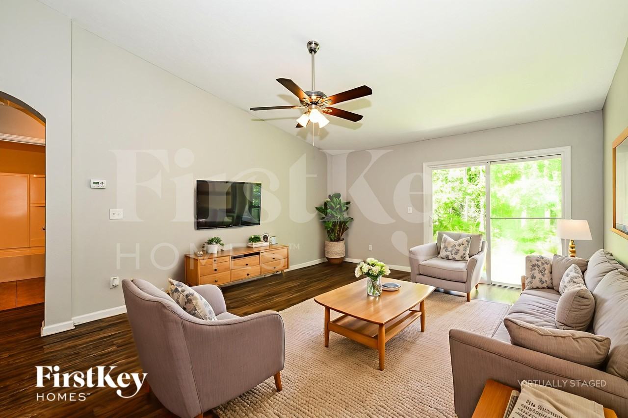 403 W New England Dr - Photo 3 of 19