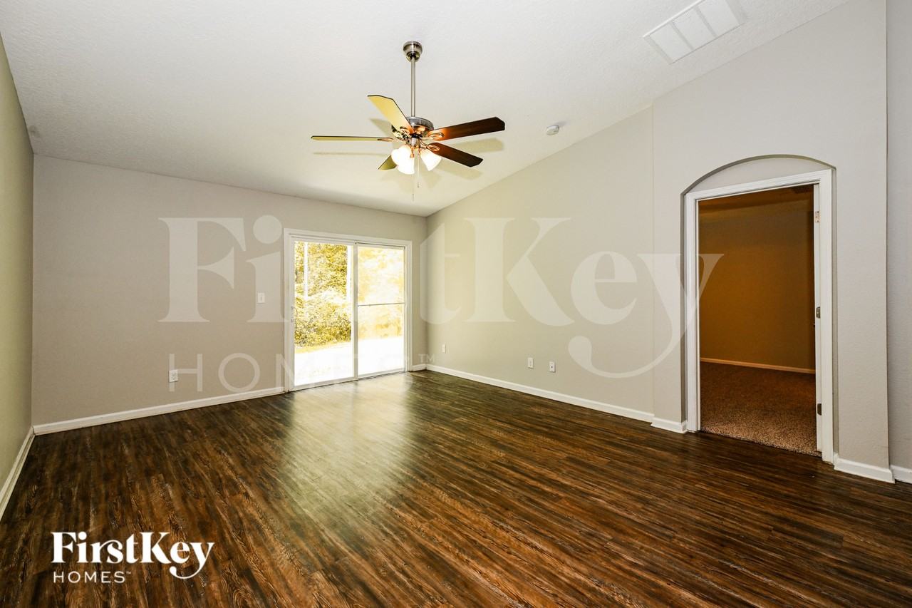 403 W New England Dr - Photo 4 of 19