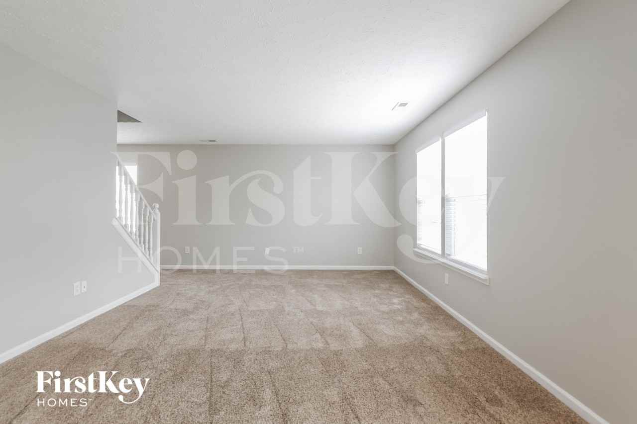 10483 Day Star Dr - Photo 4 of 15