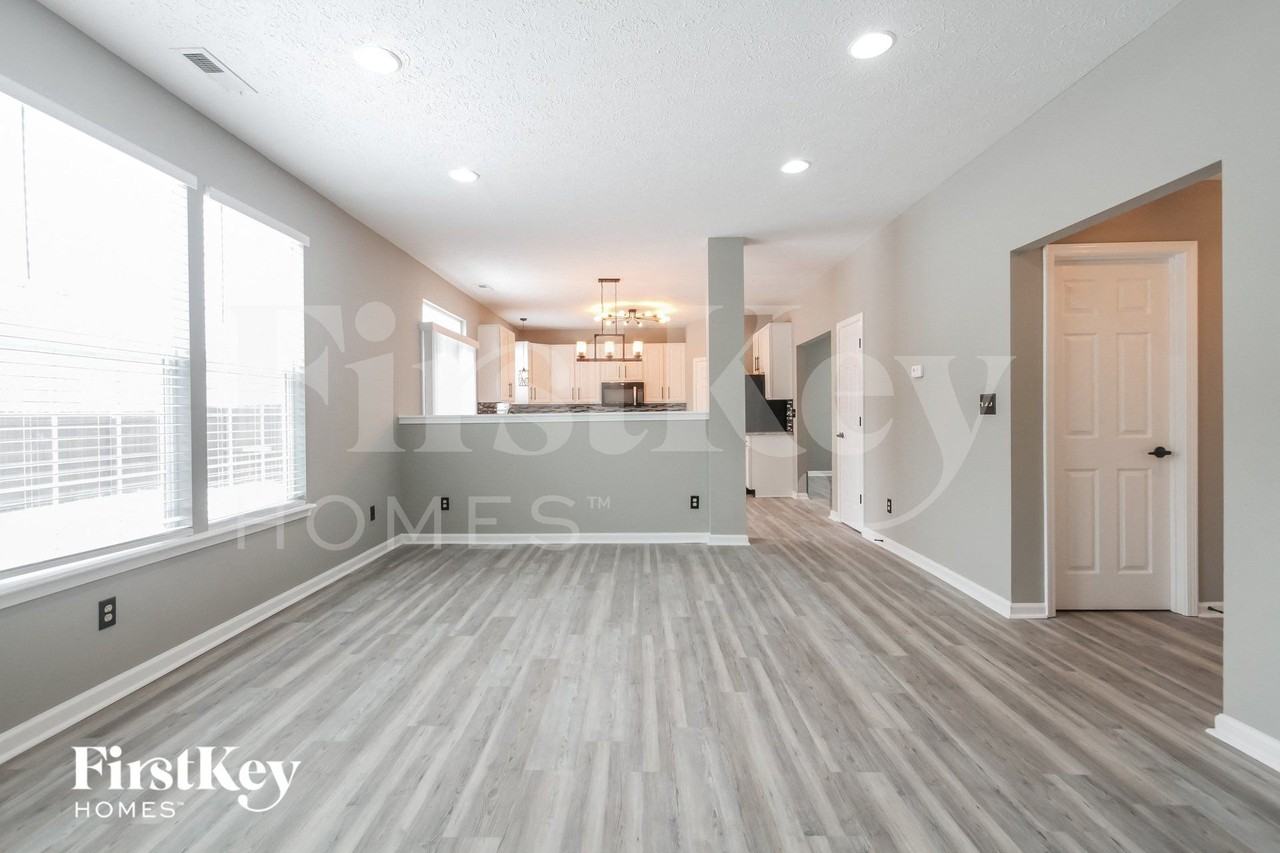 10498 Wintergreen Way - Photo 6 of 15