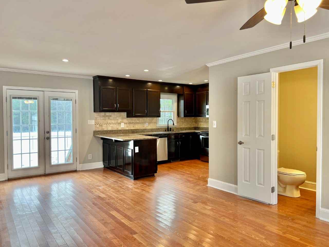 8010 Silver Maple Ln - Photo 7 of 41