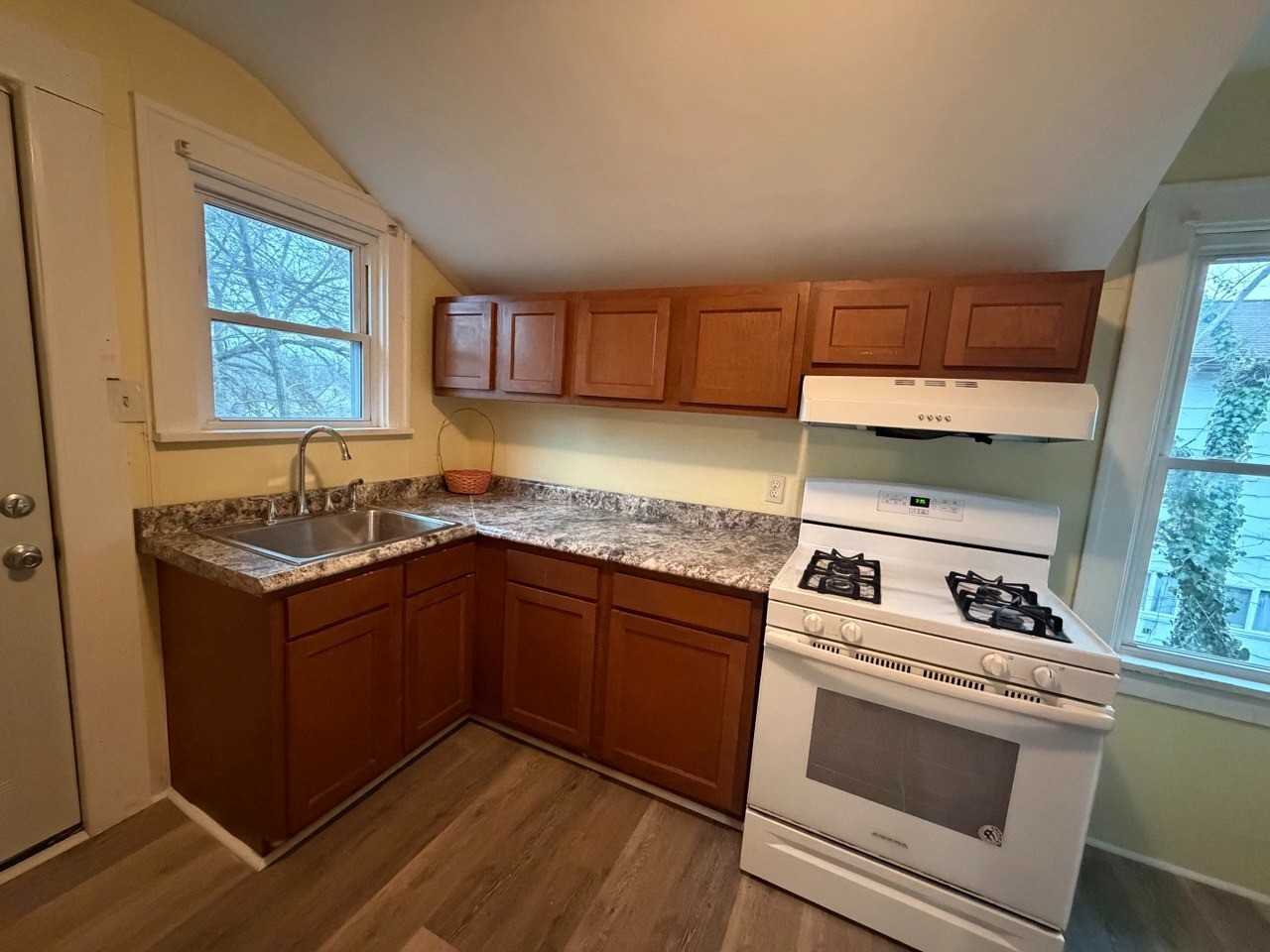 904 York St #2 - Photo 3 of 21