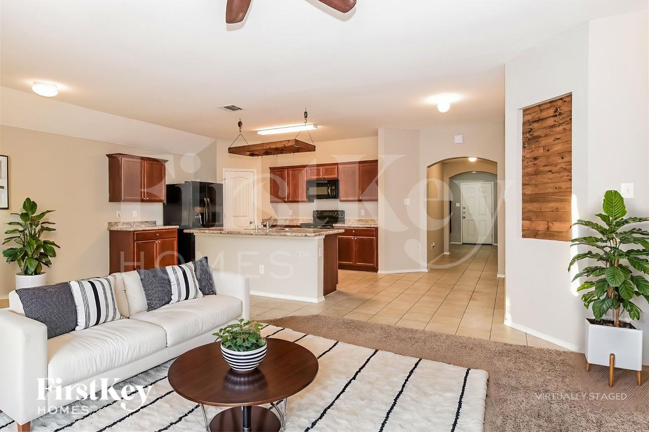 513 Azalea Dr - Photo 4 of 19