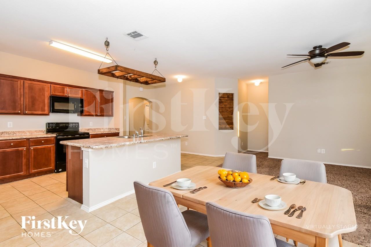 513 Azalea Dr - Photo 6 of 19