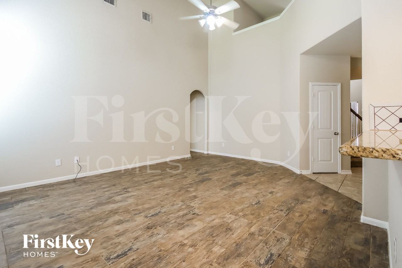 15726 W Chamfer Way - Photo 3 of 15