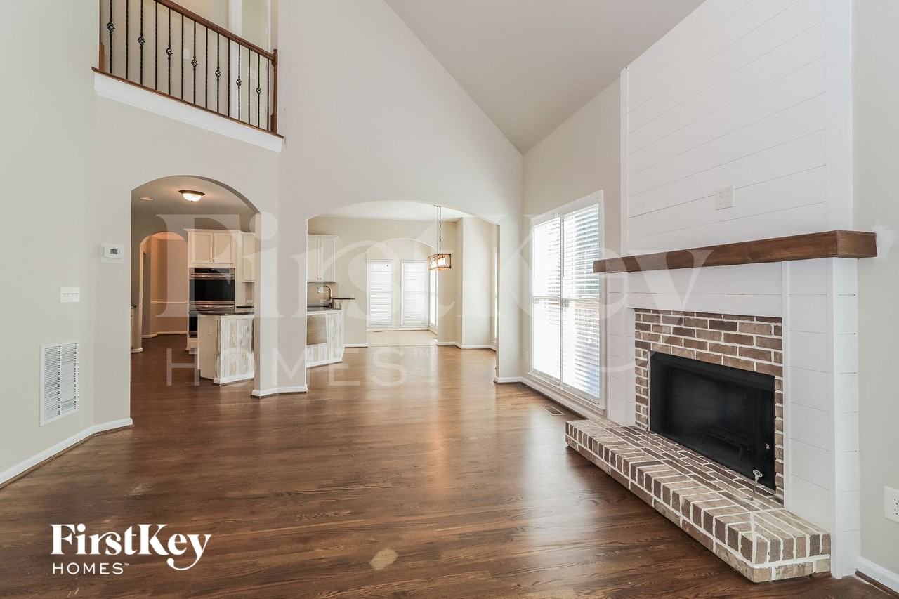 164 Pinnacle Point Ct - Photo 3 of 15