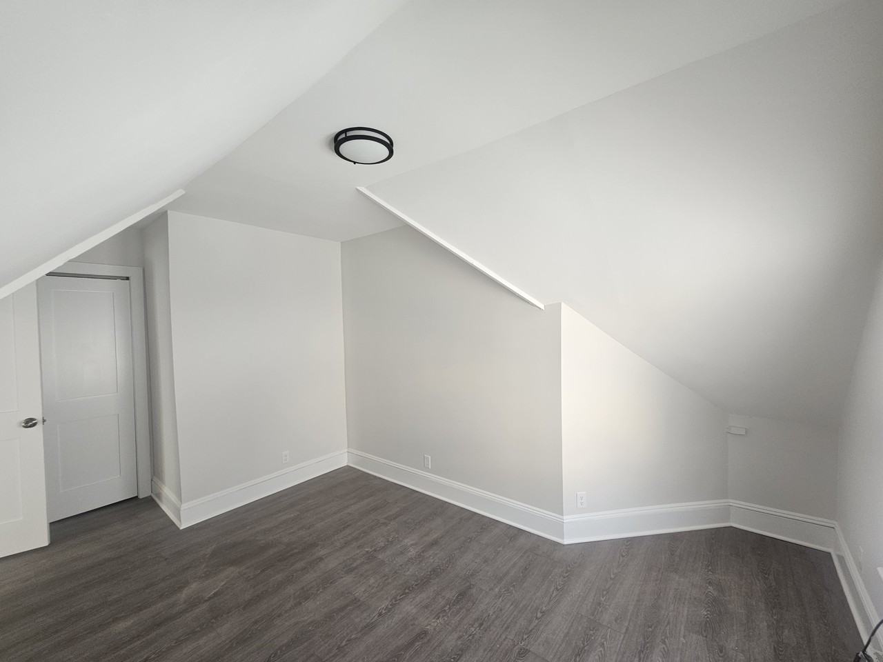 2949 Fairfield Ave #2ndLEFT - Photo 2 of 14