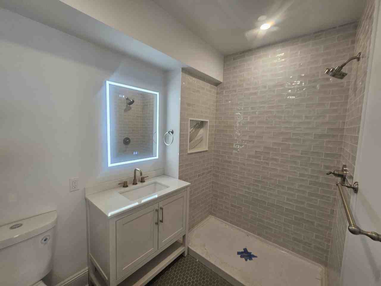 2949 Fairfield Ave #2ndLEFT - Photo 3 of 14