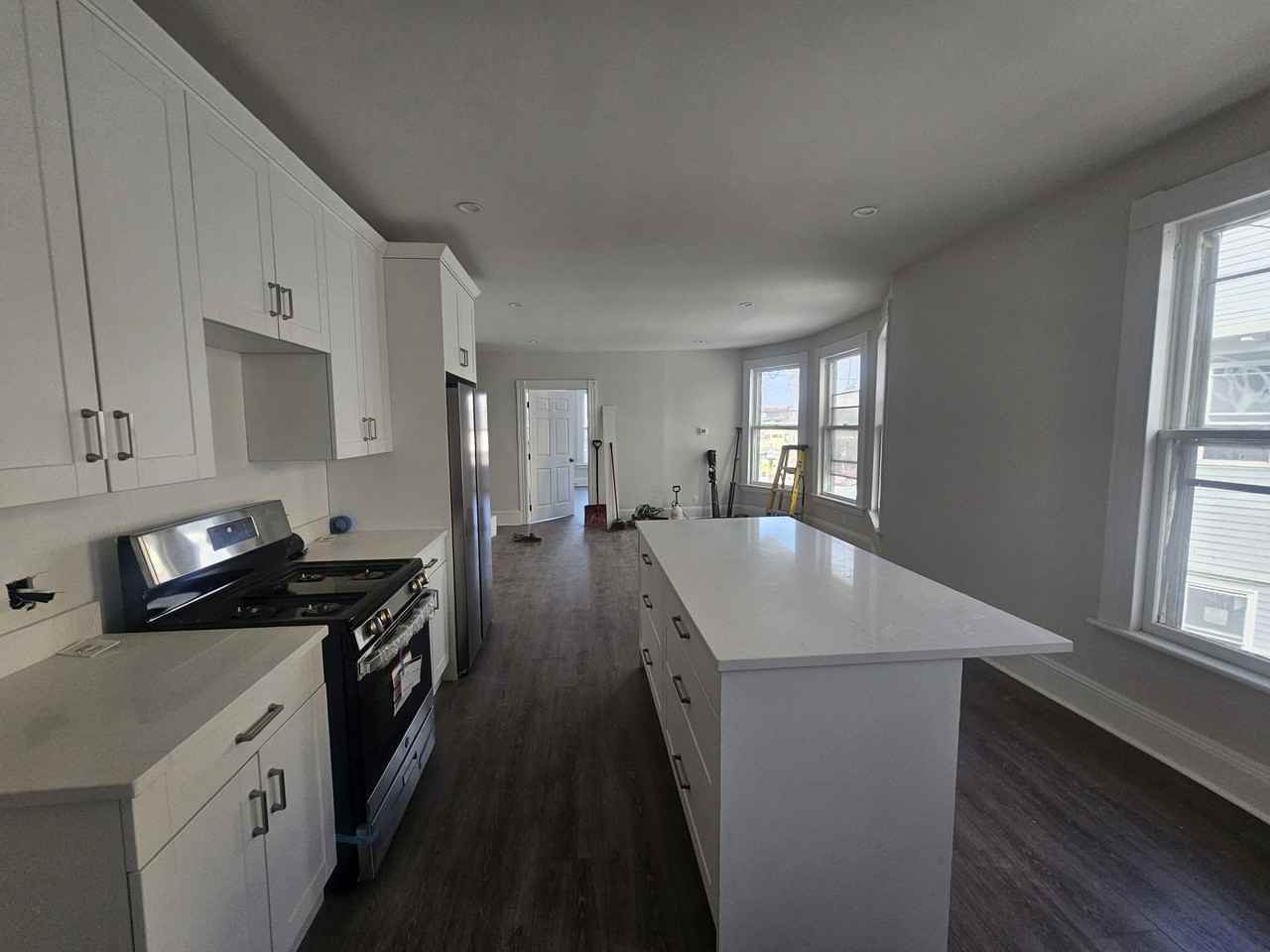 2949 Fairfield Ave #2ndLEFT - Photo 2 of 14