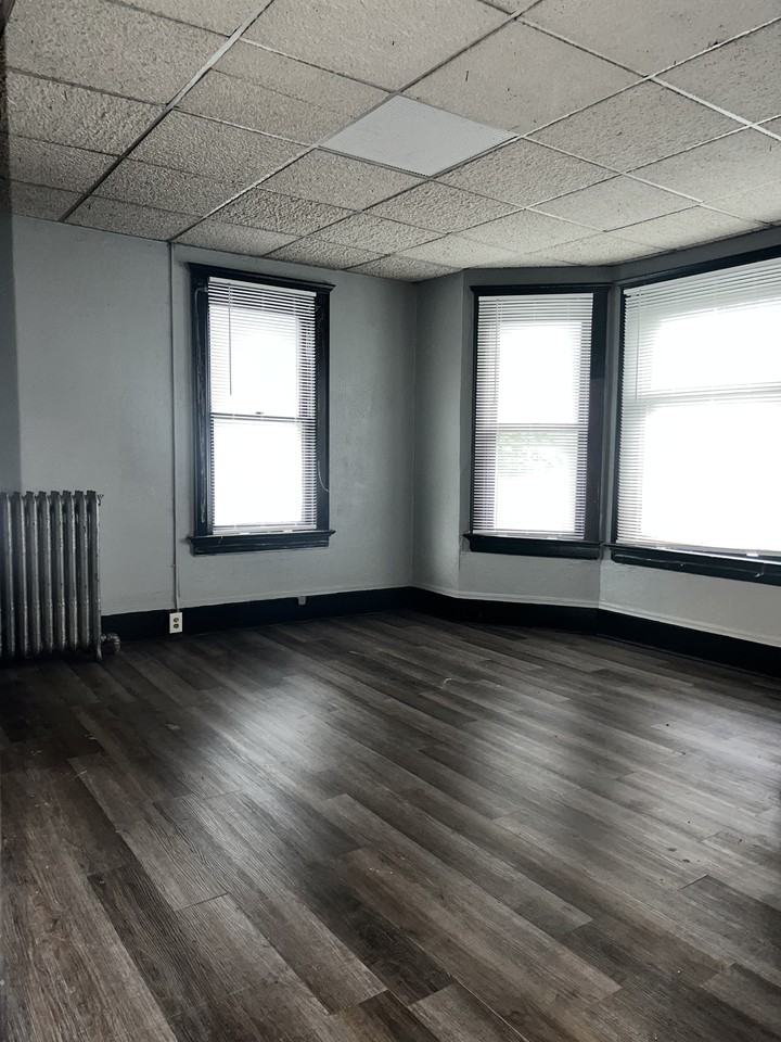 1639 N 33rd St - Photo 2 of 14