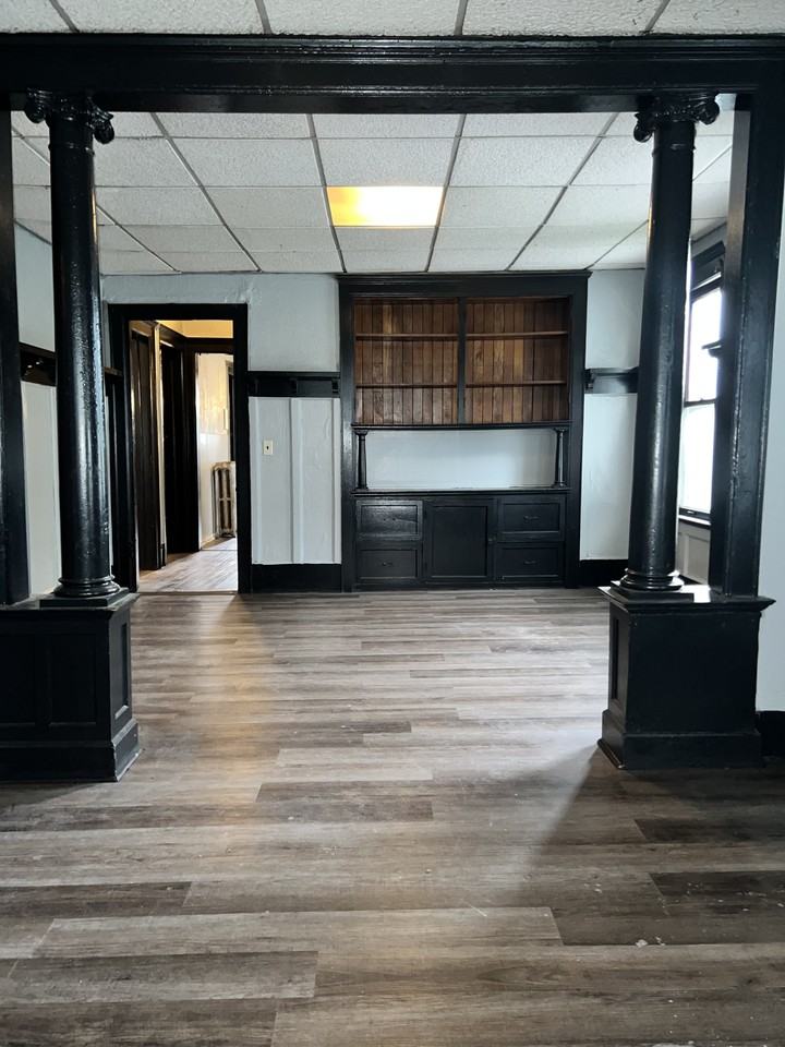 1639 N 33rd St - Photo 3 of 14