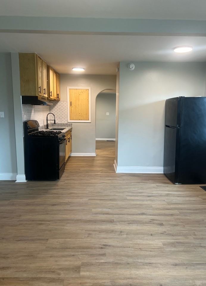 1008 S 45th St - Photo 4 of 7