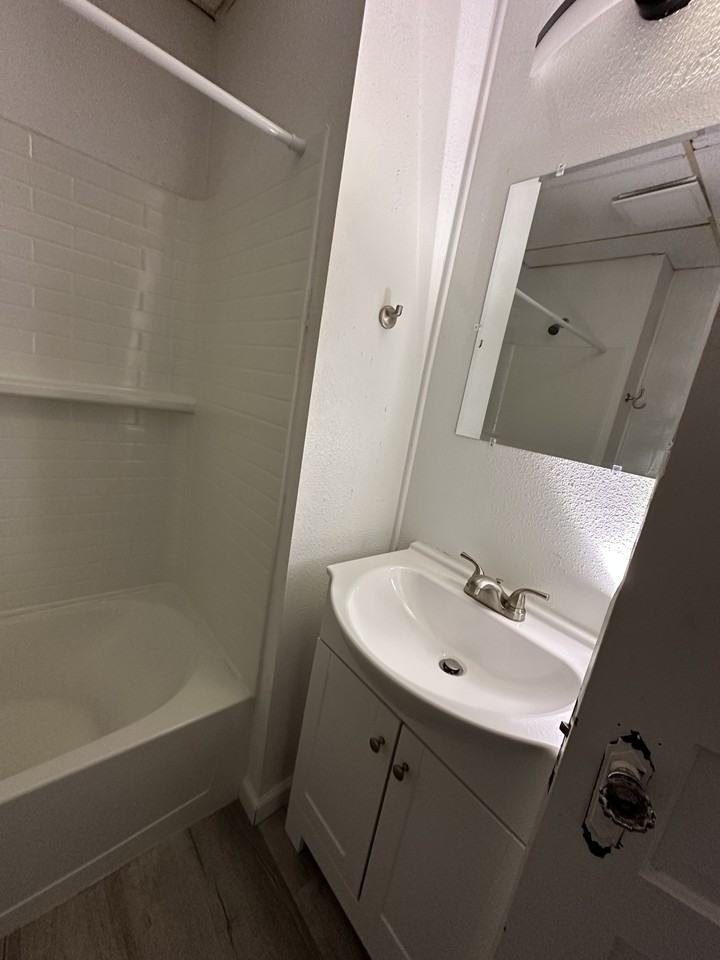 2418 Central Ave #2 - Photo 4 of 7