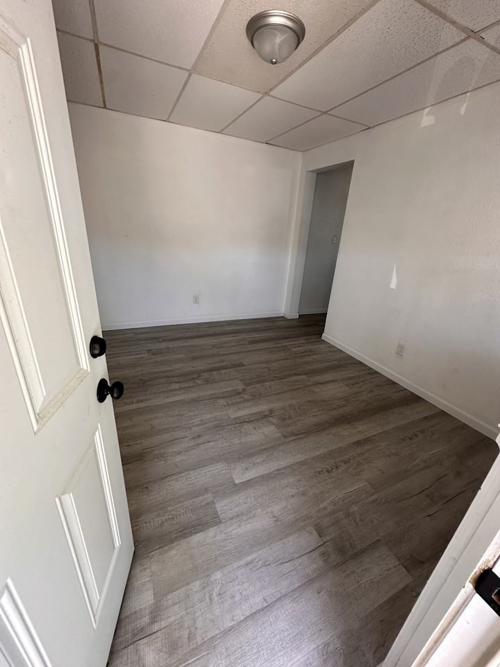 2418 Central Ave #2 - Photo 6 of 7