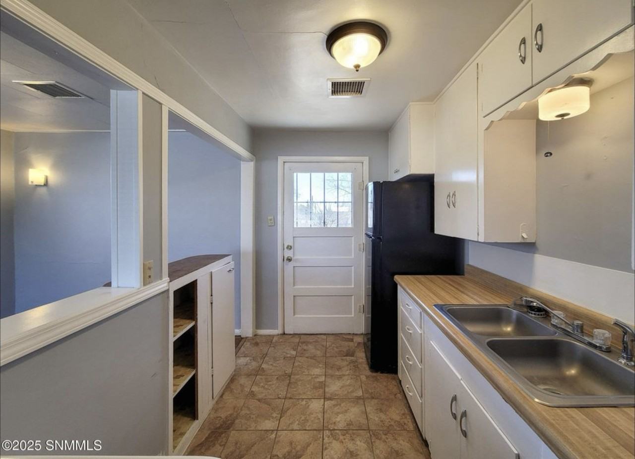 316 E 22nd St #316E22ndST - Photo 7 of 18