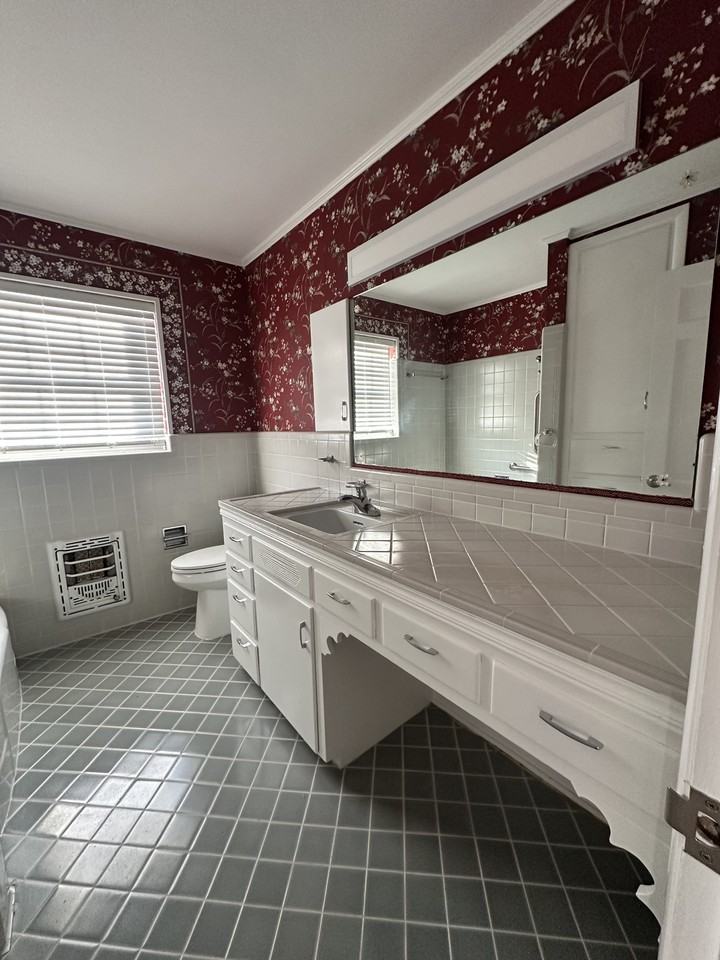 3316 Nw 60th St - Photo 3 of 12