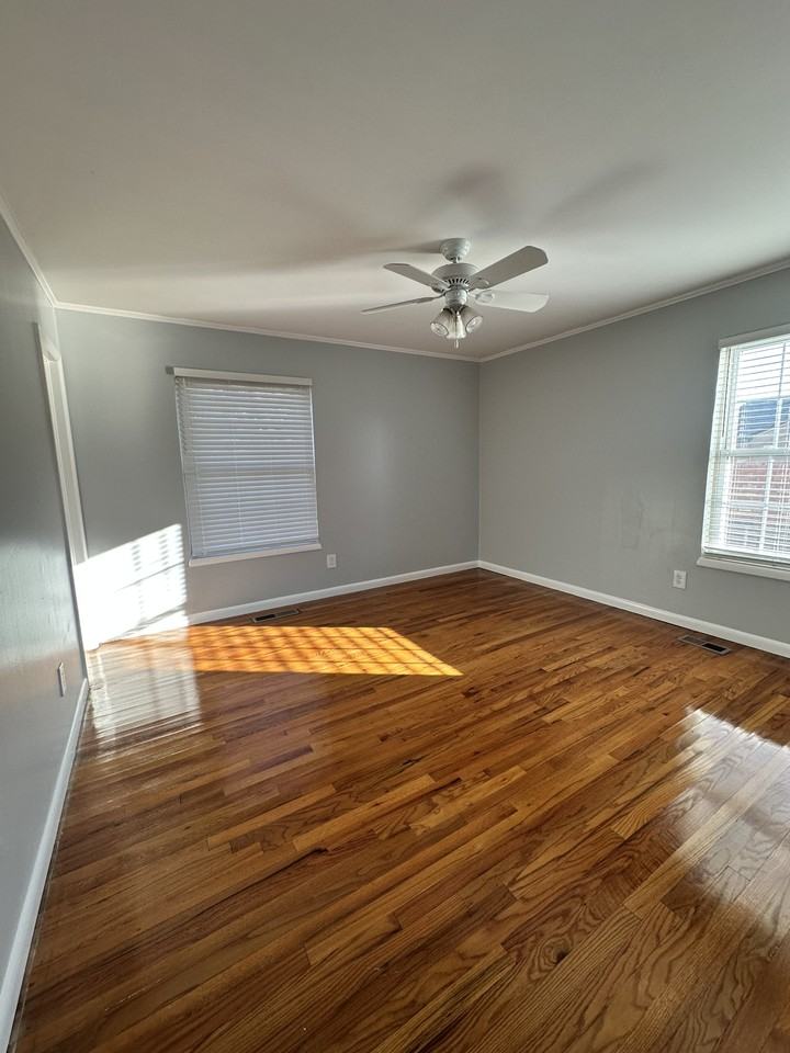 3316 Nw 60th St - Photo 5 of 12