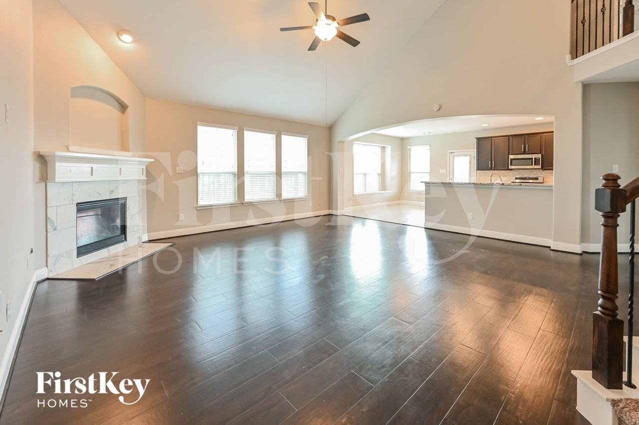 31086 Timber Bend Ln - Photo 3 of 15