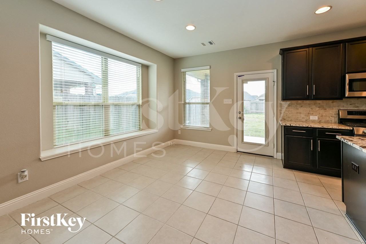 31086 Timber Bend Ln - Photo 5 of 15