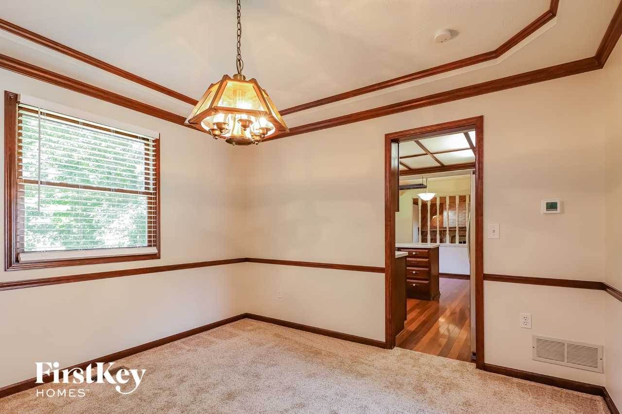 581 Brightstone Dr - Photo 5 of 15