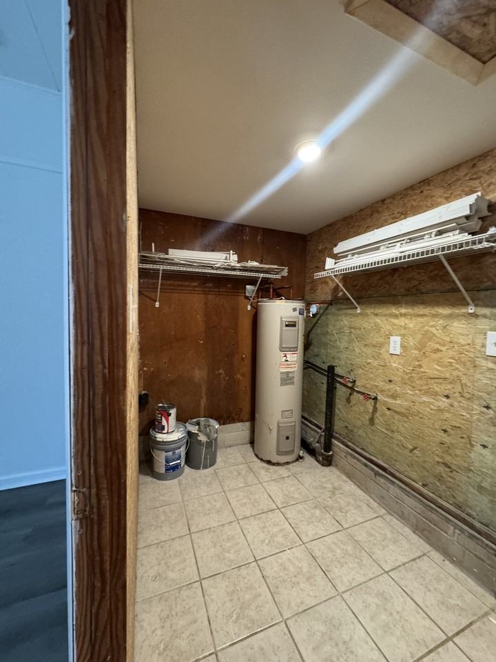 1905 Charlton Dr - Photo 4 of 12